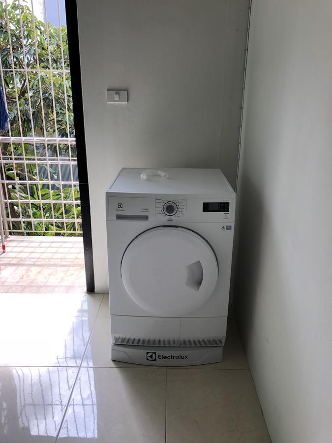 H2B Hostel Phuket Extérieur photo