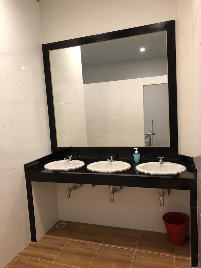 H2B Hostel Phuket Extérieur photo