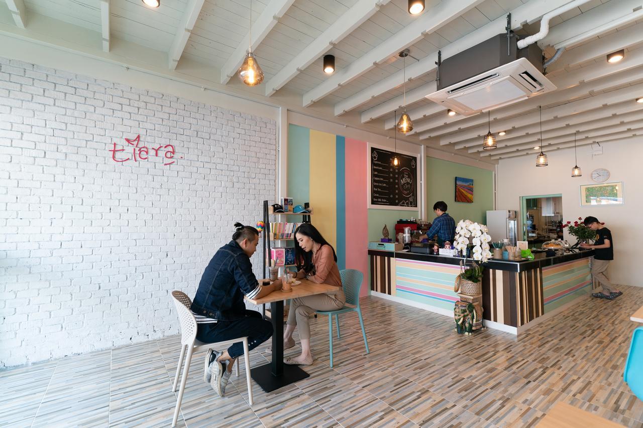 H2B Hostel Phuket Extérieur photo