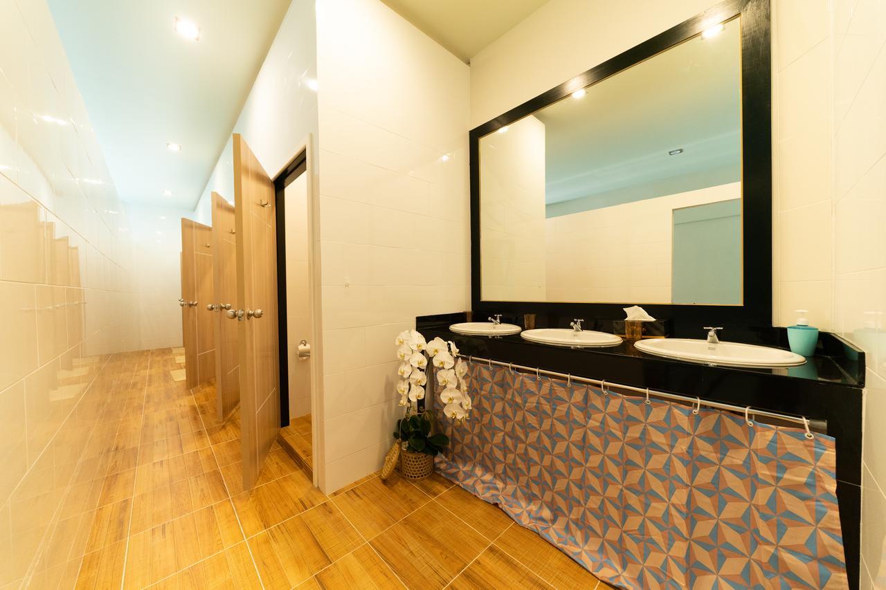 H2B Hostel Phuket Extérieur photo