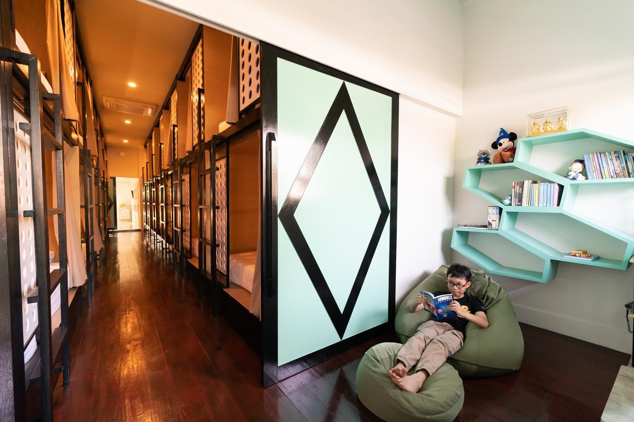 H2B Hostel Phuket Extérieur photo